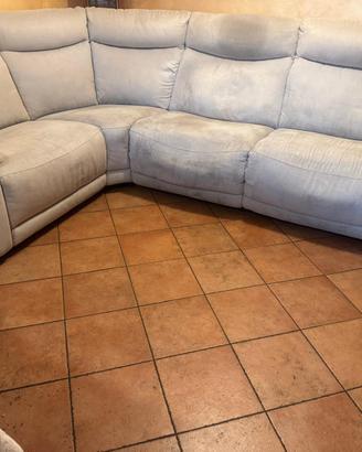 Divano con due relax elettrici