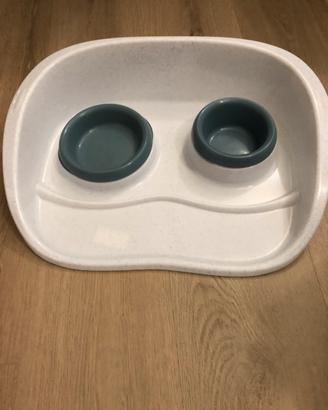 Ciotole con raccogli cibo