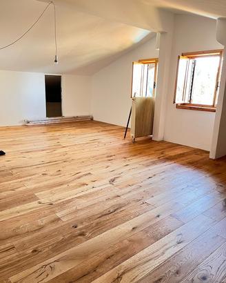 Parquet Rustico con Nodi e Screpi a Genova