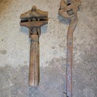 coppie di utensili antichi meccanici