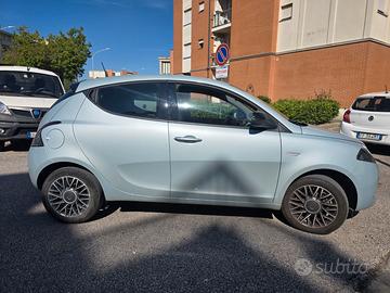 Auto Lancia Ypsilon