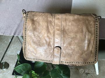 Borsa polso/tracolla in pelle taupe