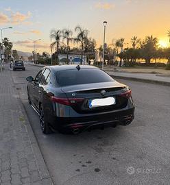 Alfa Romeo Giulia Q2 - Nero Vulcano