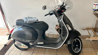Vespa 300 gts