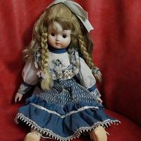 Bambola vintage in porcellana. 