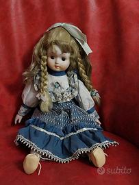 Bambola vintage in porcellana. 