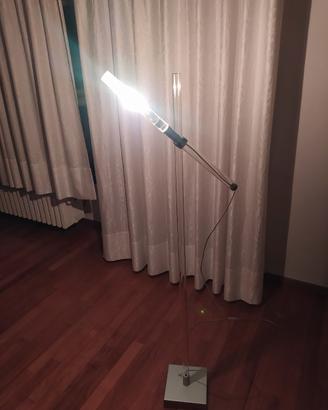 Lampada da terra moderna