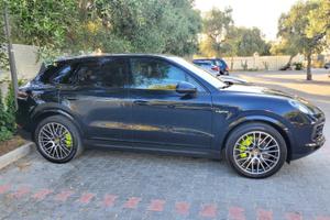 Porsche Cayenne 3.0 V6 E-Hybrid - PORSCHE APPROVED