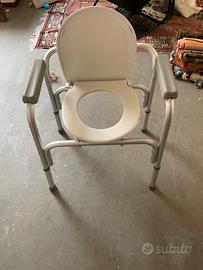 Sedia comoda per wc