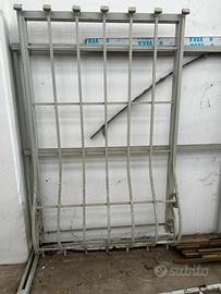 Inferiata in ferro battuto