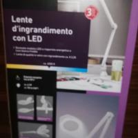 Lampada led con lente di ingrandimento