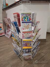 espositore e biglietti d'auguri 