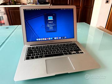 MacBook Air 13" (2017) – i5 – 8GB RAM - 120SSD