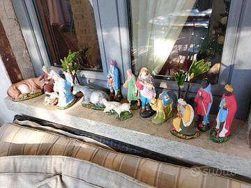 presepe in ceramica con casa grande 
