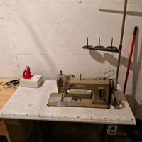 Macchina da cucire Necchi industriale 