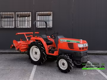 TRATTORE - KUBOTA GT 23 / HITACHI 235