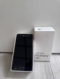 Samsung Galaxy J5 6 (2016) - 16GB