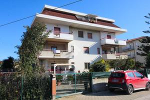 2 LOCALI A MARTINSICURO