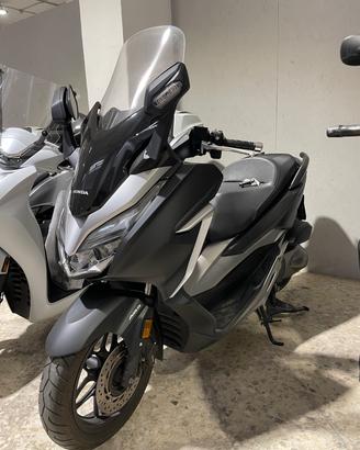 Honda FORZA 300