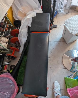 panca e pesi palestra 