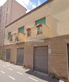 Quadrivano con box auto zona Ospedali