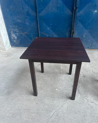 Tavolo 80 × 80 con 4 sedie
