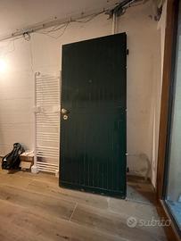 Porta blindata con chiavi e telaio 210x90 cm