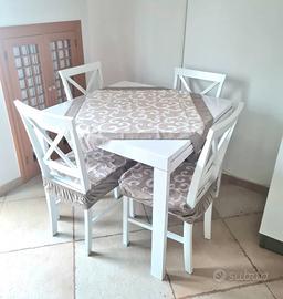 Tavolo cucina con sedie