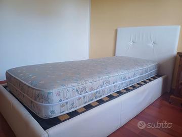 Letto bianco singolo con contenitore e materasso