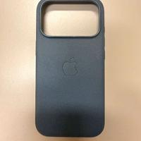 Custodia MagSafe in tessuto blu per iPhone 17 Pro