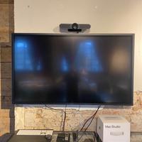 Monitor touch DELL di grandi dimensioni