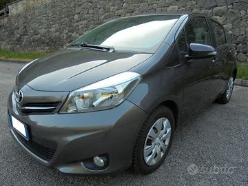 TOYOTA YARIS 1.0 VVT-i 5P ACTIVE – UNIPROPRIETARIO