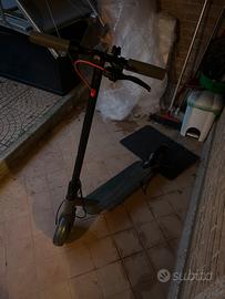 Monopattino elettrico (non funzionante)