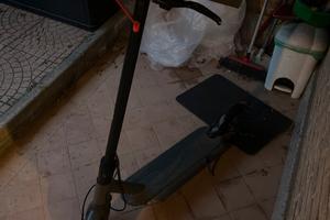 Monopattino elettrico (non funzionante)