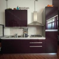 Cucina a parete.