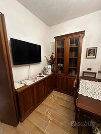 Credenza con mobile basso sotto TV