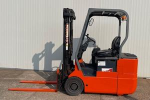 CARRELLO ELEVATORE ELETTRICO