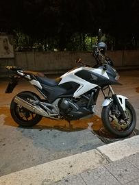 1. Honda NC750X DCT - 9.000 km, come nuova