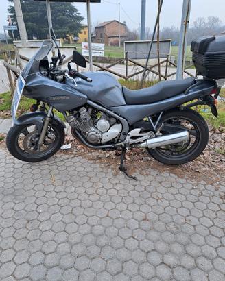 moto Yamaha 600
