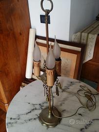 Lampada da tavolo molto decorativa