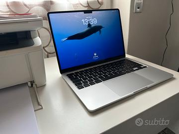 MacBook Air M3 ssd 256 giga, ram 8 giga, anno 2024