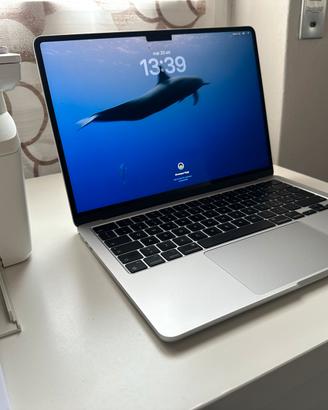 MacBook Air M3 ssd 256 giga, ram 8 giga, anno 2024