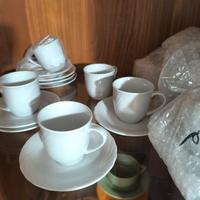 8 tazzine da caffè con piattino 