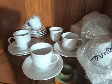 8 tazzine da caffè con piattino 