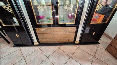 Armadio di vetro nero 