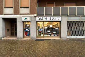 NEGOZIO A IVREA