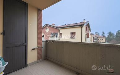 CINQUE LOCALI SU DUE LIVELLI ABITABILE CON GARAGE