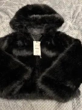 Cappotto in pelliccia sintetica Zara