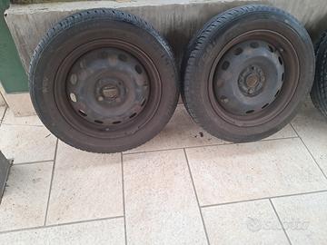 4 gomme con cerchi in ferro 