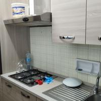 Cucina quattro fornelli con piastra